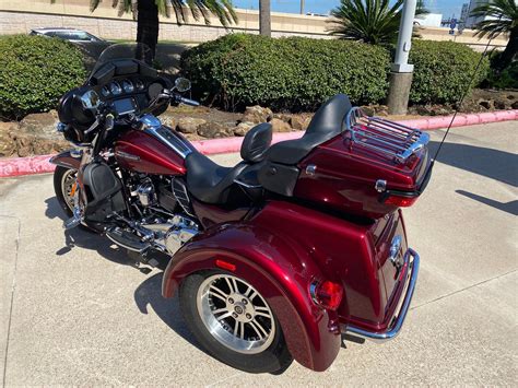 Pre-Owned 2017 Harley-Davidson FLHTCUTG – Trike Tri Glide Ultra Classic