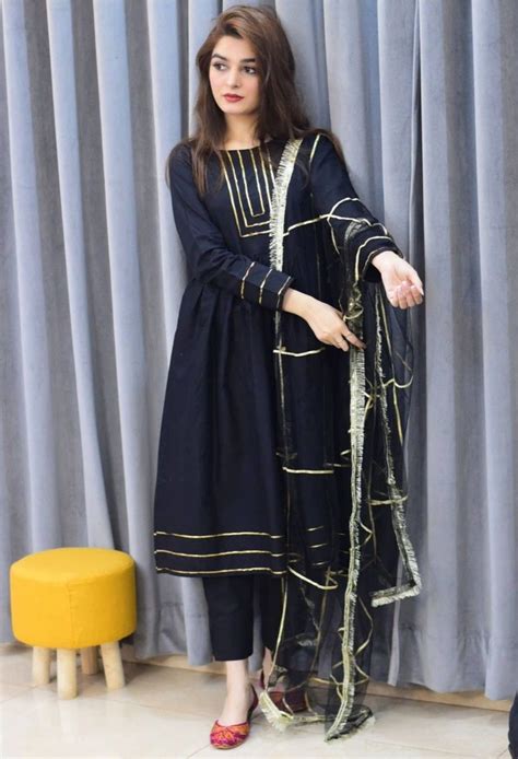 Kainat Faisal's new black dress | Girls frock design, Stylish party dresses, Simple pakistani ...