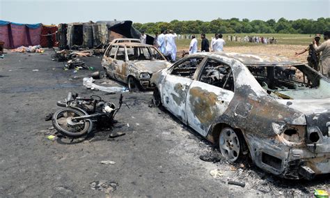 Death toll from Bahawalpur oil tanker fire climbs to 153 - DAWN.COM