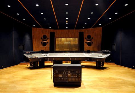 Tips for Effective Recording Studio Design – Rulon International