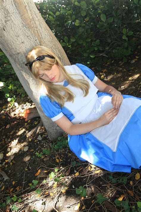 Alice in Wonderland Cosplay by angrias on DeviantArt