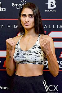 Aline Pereira MMA Stats, Pictures, News, Videos, Biography - Sherdog.com