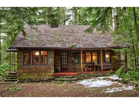 In love! Oregon cabin in the woods! Circa 1940. $193,500 - The Old House Life