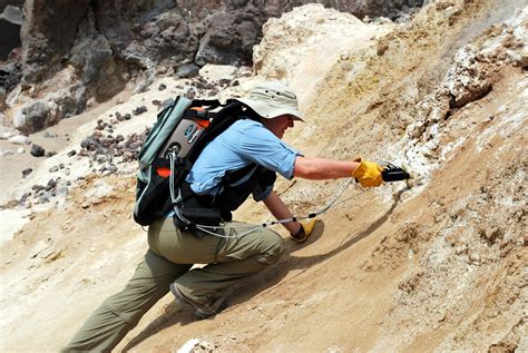 Learning Geology: Prospect exploration stages for minerals