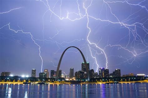 Lightening show over St. Louis | Lightning photography, Lightning ...