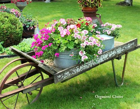 34 Best Vintage Garden Decor Ideas and Designs for 2018