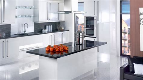 17 White and Simple High Gloss Kitchen Designs | Home Design Lover