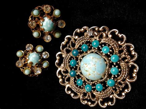 Vintage Costum Jewelry - Lebians Sex