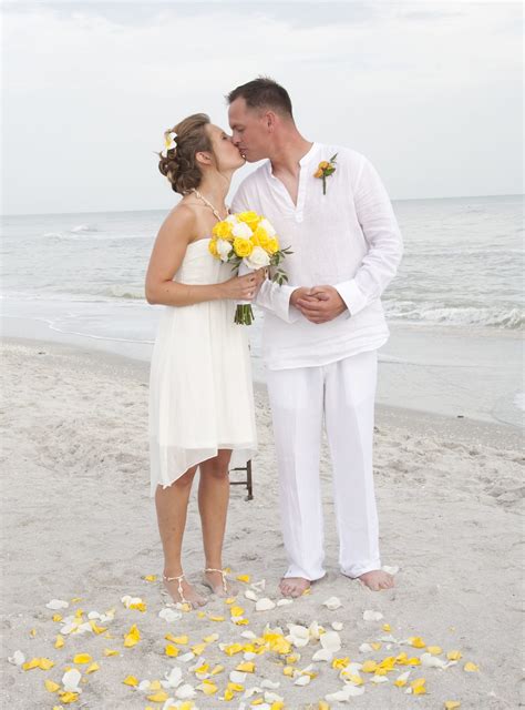 Sanibel Island Wedding Photos from FloridaWeddings.com