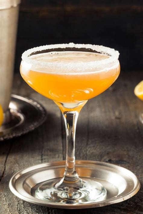 17 Best Cointreau Cocktails - Insanely Good