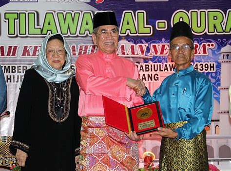 Wan Junaidi suggests Sarawak export sand to other countries instead of ...