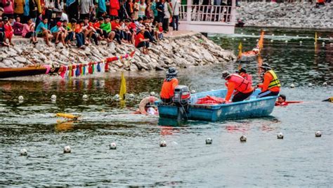 Rescuers Boat Capsized Boat Editorial Stock Photo - Image of festivalssuratthanithailand ...