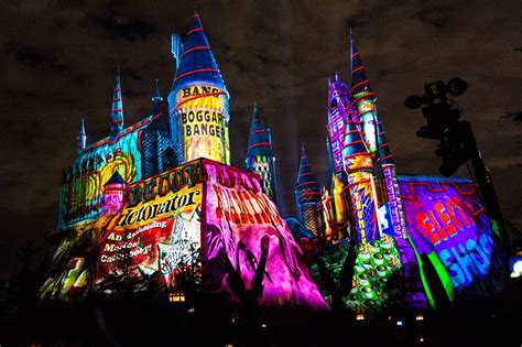 Universal Studios Hollywood lights up Christmas in the Wizarding World of Harry Potter – Daily News