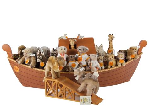 Steiff Noah’s Ark Set With Twelve Pairings on Wooden Noah's Ark | Noahs ...