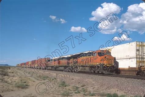 ORIGINAL SLIDE - BNSF ET44C4 3957 & Train At Goffs, ca. 8/17 EUR 3,71 - PicClick DE