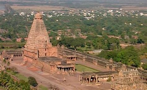 R. Prabhu's Notes: King RajaRaja Cholan and his magnificent splendour