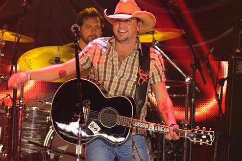 Jason Aldean, ‘Fly Over States’ – Lyrics Uncovered