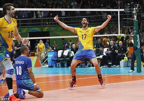 Neymar cheers on Brazil's men's volleyball team as they win Olympic ...