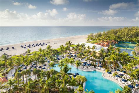 Beachfront Hotel Accommodations | Fort Lauderdale Marriott Harbor Beach