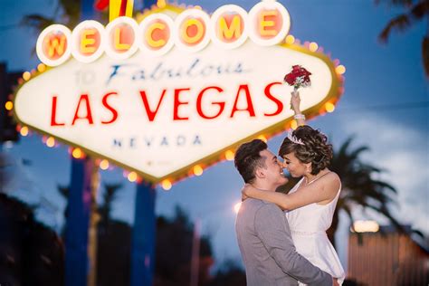 Wedding at the Las Vegas sign | Las Vegas Photographer