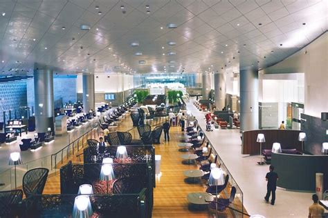 Qatar: Doha Hamad International Airport (DOH) Al Maha Lounge 2024