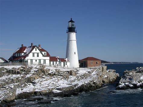 Who Visits Maine Lighthouses in the Winter? - Brewster House Bed & Breakfast (Freeport, Maine Coast)