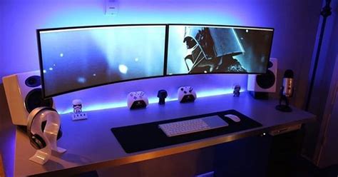 Dual 34" Ultrawide Curved Monitors Setup for the Ultimate Gaming Experience