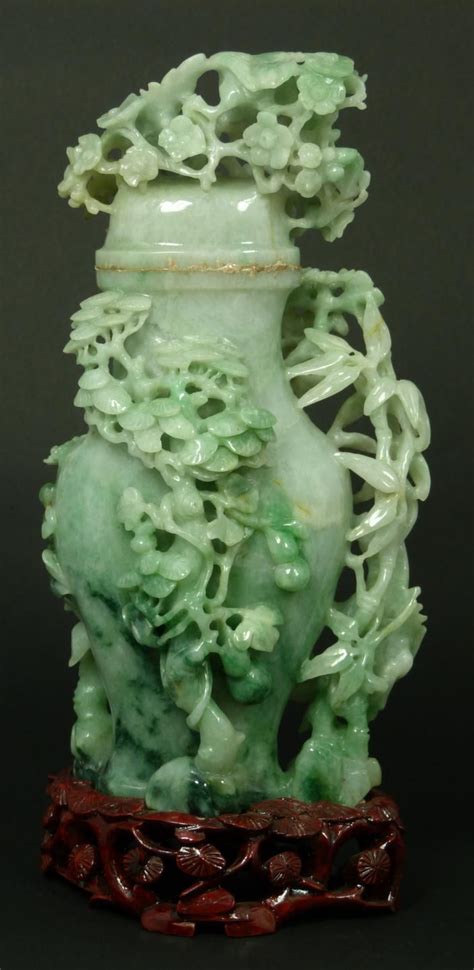 CHINESE CARVED JADEITE FIGURAL PEACHES VESSEL | Jade carving, Carving ...