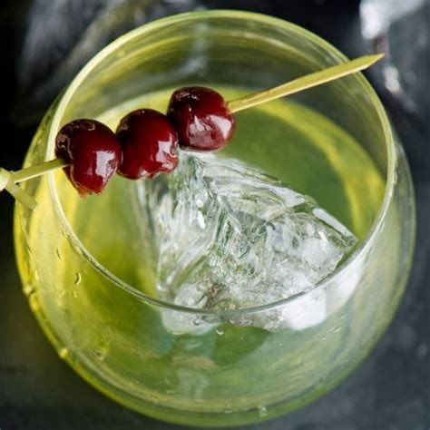 15 BEST Chartreuse Cocktails