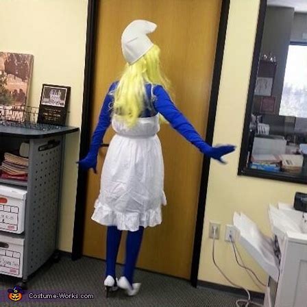 DIY Smurfette Costume | No-Sew DIY Costumes - Photo 4/4