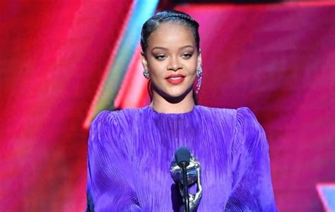 Rihanna 'using music as an outlet' as she finally shares R9 album update | Metro News