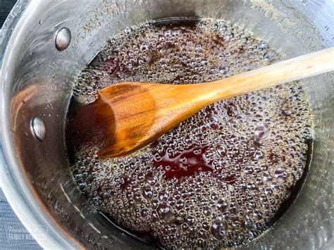 How To Make Maple Syrup: Homemade Step-By-Step (2 Mins Prep Time)