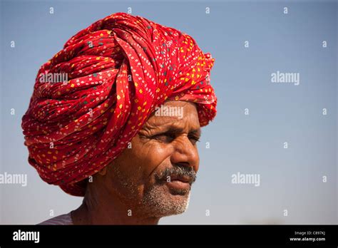 Rajasthani farmer with traditional Rajasthani turban at Nimaj, Rajasthan, Northern India Stock ...