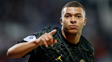 Kylian Mbappe: PSG accept world record £259m bid from Saudi club Al ...