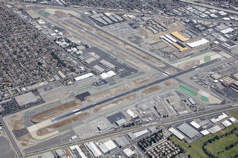 Burbank Airport | SkyVector