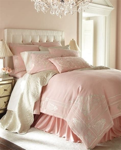 Pastel color palettes in elegant bedroom designs