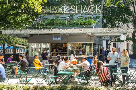 Shake Shack’s Original Location Is Finally Serving Breakfast - Eater NY