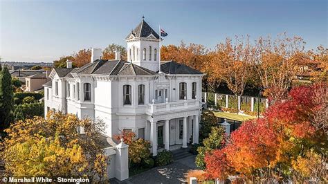 Stunning Toorak, Melbourne mansion Steve Vizard once called home as it ...