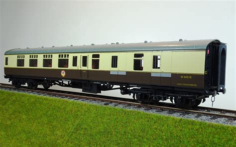 1:32 Scale BR Mk1 Coaches | Accucraft UK Ltd