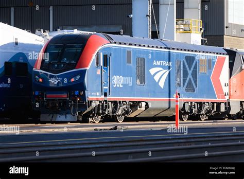 Charger diesel electric locomotive hi-res stock photography and images ...