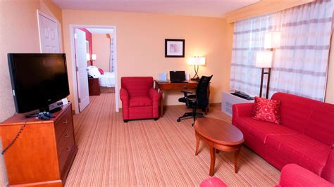 Hotel in Middlebury, VT, With Indoor Pool | Courtyard