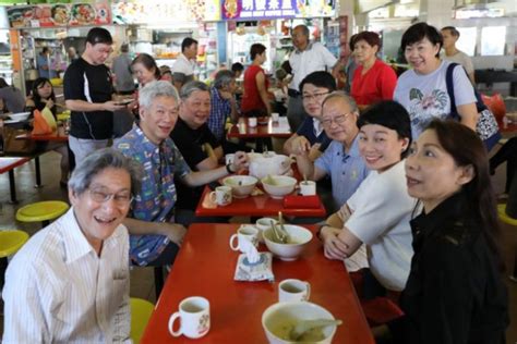 Tan Cheng Bock has breakfast with Lee Hsien Yang at West Coast hawker ...