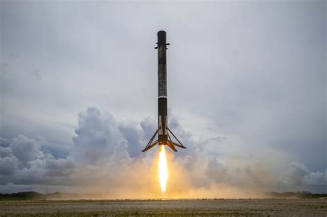 SpaceX tracking camera captures epic video of Falcon 9 rocket landing | Space