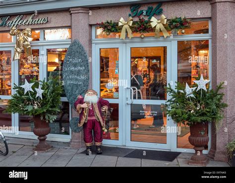 Coffee shop entrance, festive Christmas decorations, Germany Stock ...