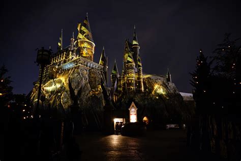 Review: The Nighttime Lights at Hogwarts Castle