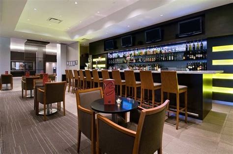 Hilton Toronto Airport Hotel & Suites - UPDATED 2018 Prices, Reviews ...