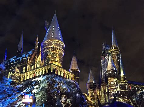 Review: "The Magic of Christmas at Hogwarts Castle" at Universal ...