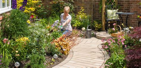 Making the most of an oddly shaped-garden | Marshalls