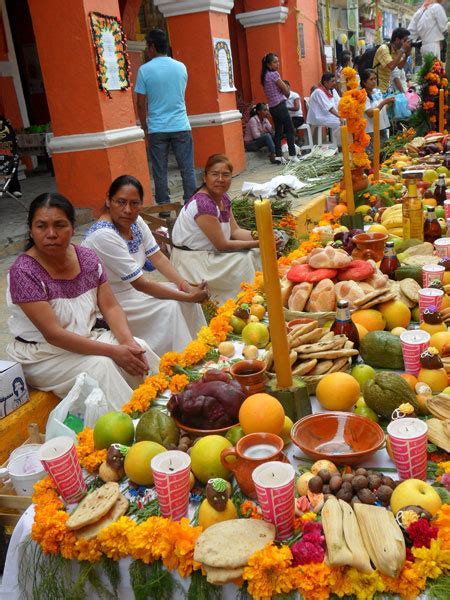 El Mijkailhuitl: Fiesta de muertos en Huejutla de Reyes - Dónde Ir