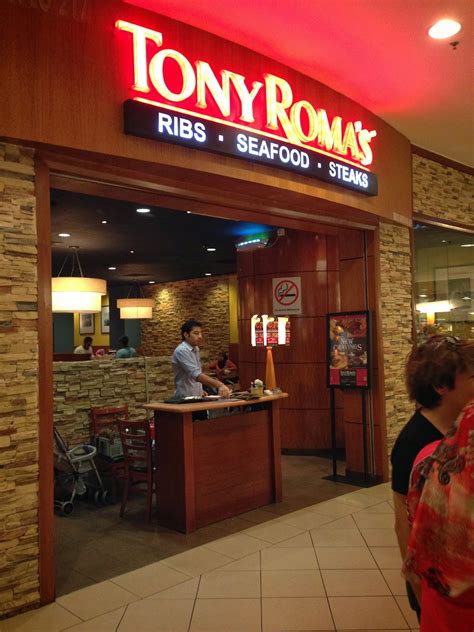 Tony Roma's Restaurant, Mid Valley / Reflection of Sanity